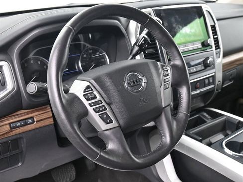 Used 2020 Nissan Titan SL w/ Moonroof Package image 8