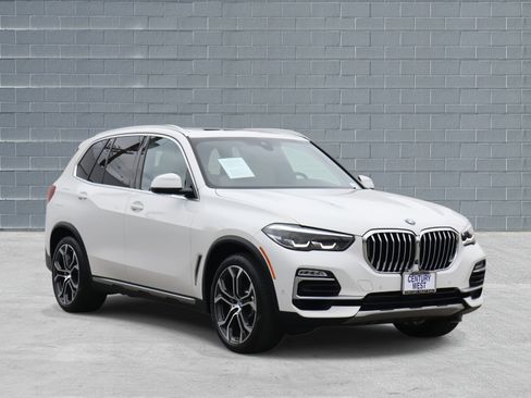Used 2021 BMW X5 sDrive40i w/ Premium Package image 1