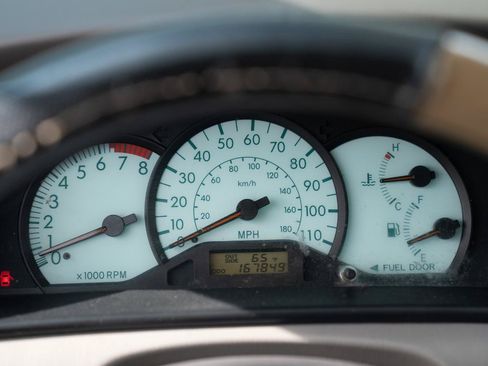 Used 2003 Toyota Corolla CE FWD image 31