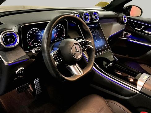 Used 2023 Mercedes-Benz GLC 300 4MATIC image 17