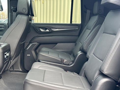 Used 2024 GMC Yukon XL Denali w/ Advanced Technology Package image 10
