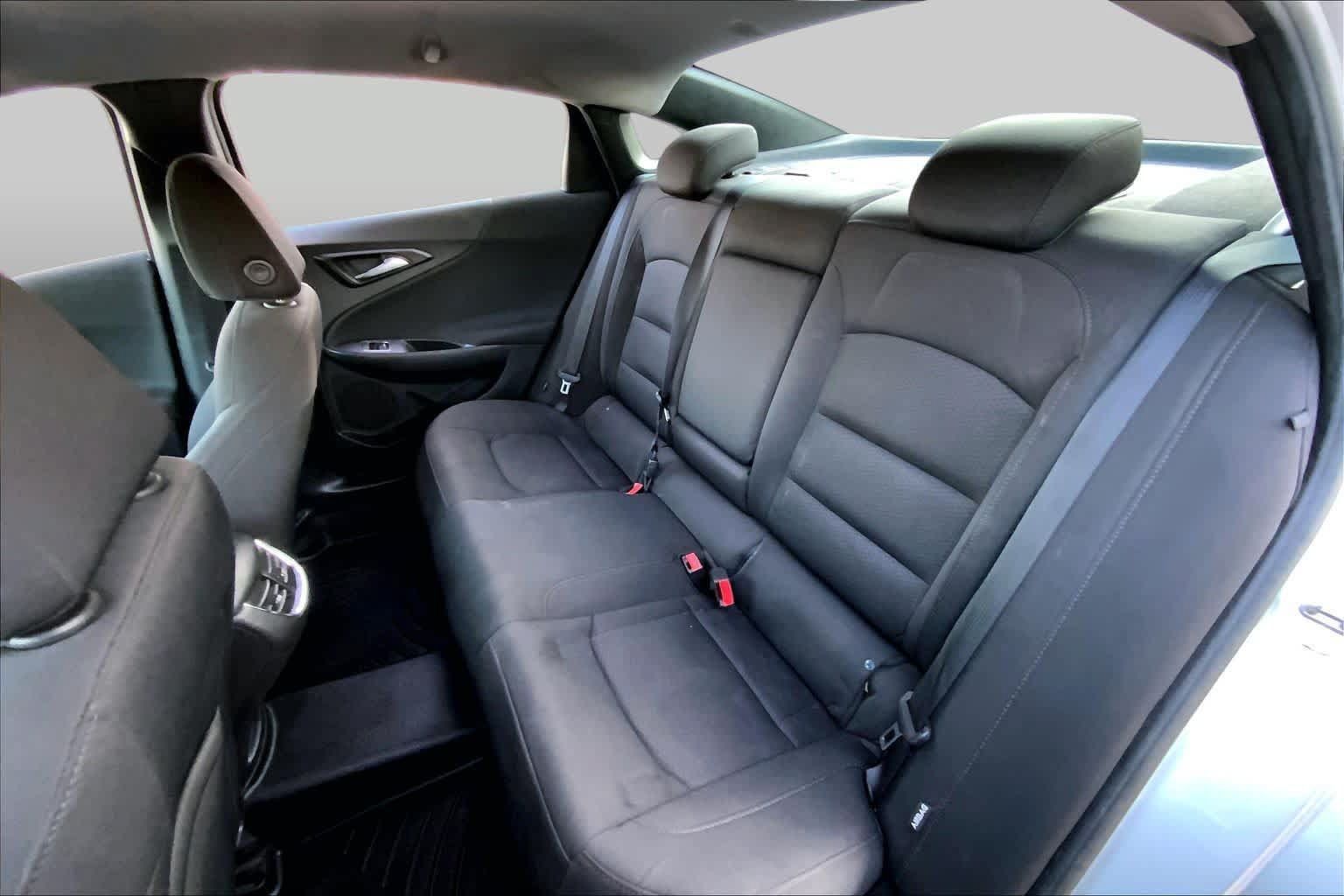 Used 2018 Chevrolet Malibu LT FWD image 20
