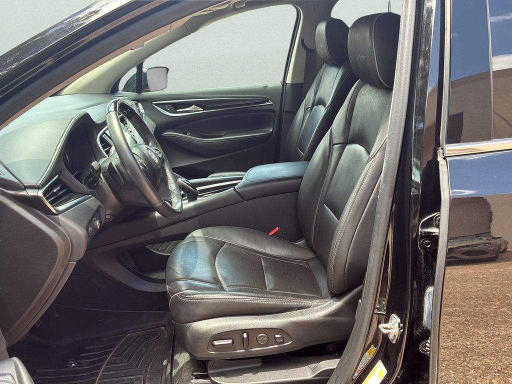 Used 2020 Buick Enclave Avenir w/ Avenir Technology Package FWD image 22