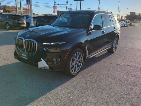 Used 2025 BMW X7 xDrive40i image 4