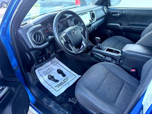Used 2016 Toyota Tacoma SR5 image 9