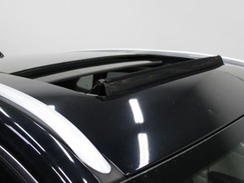 Used 2017 Lincoln MKC Reserve image 6