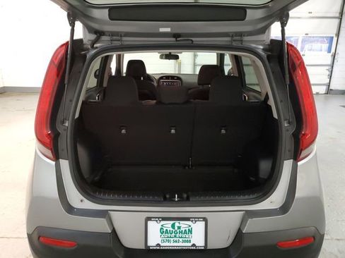 Used 2022 Kia Soul LX image 24