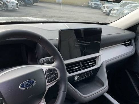 Used 2026 Ford Explorer Active AWD/4WD image 24