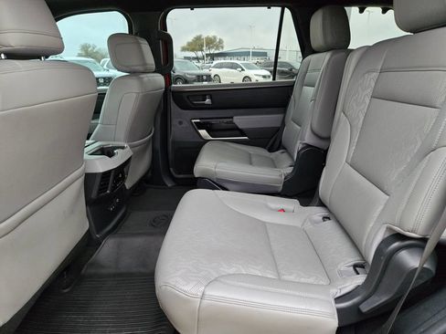 Used 2025 Toyota Sequoia Limited w/ Tow Technology Package AWD/4WD image 14