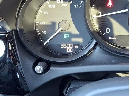 Certified 2026 Porsche Macan image 27