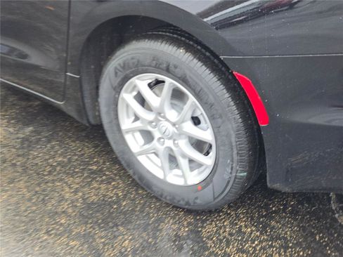 New 2026 Chrysler Pacifica Select image 18