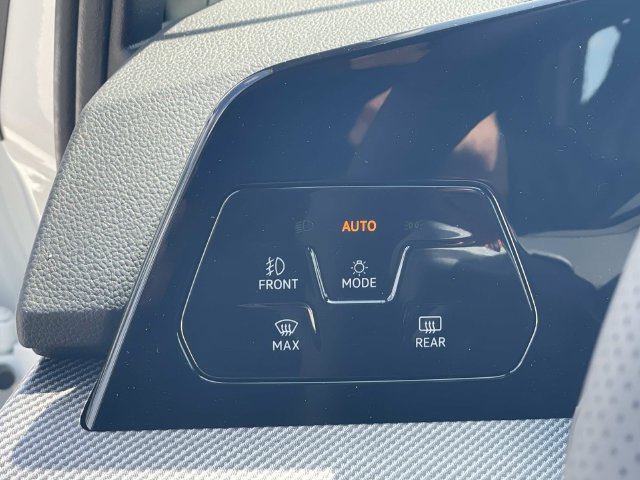 New 2026 Volkswagen GTI SE FWD image 17