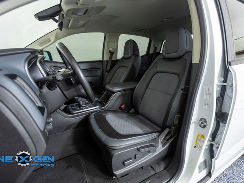 Used 2020 Chevrolet Colorado Z71 AWD/4WD image 22