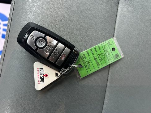 Used 2021 Ford Explorer XLT w/ Equipment Group 202A image 31