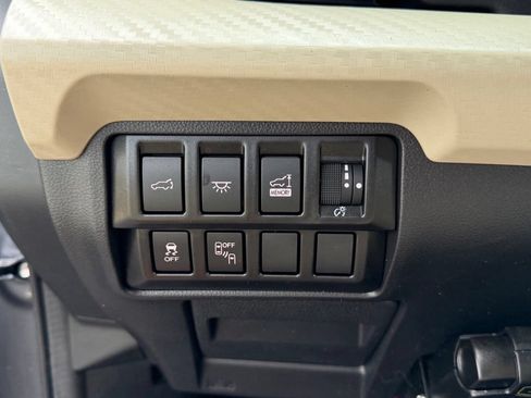 Used 2021 Subaru Ascent Premium w/ Convenience Package AWD/4WD image 30
