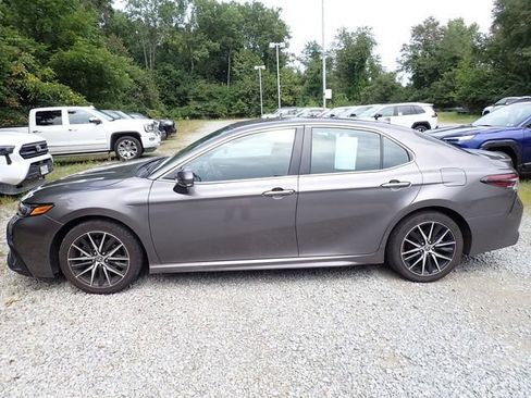 Used 2024 Toyota Camry SE FWD image 6