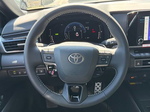 Used 2026 Toyota Camry Hybrid FWD image 23