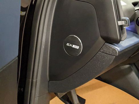 New 2025 Volvo EX30 Plus w/ Protection Package Premier image 10