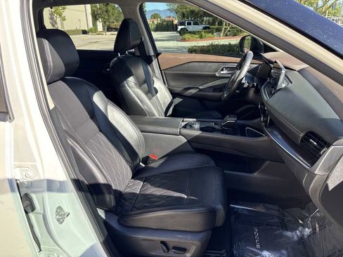 Used 2021 Nissan Rogue Platinum image 19