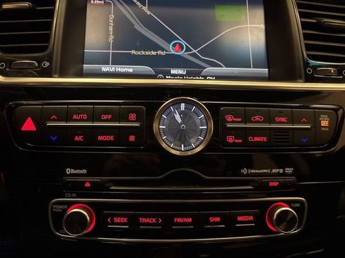 Used 2015 Kia K900 Premium w/ Interior Highline Package image 20