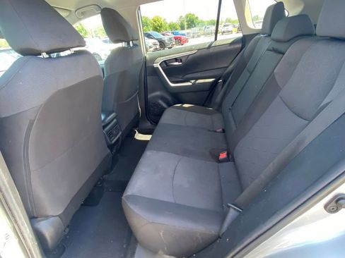 Used 2021 Toyota RAV4 XLE FWD image 22