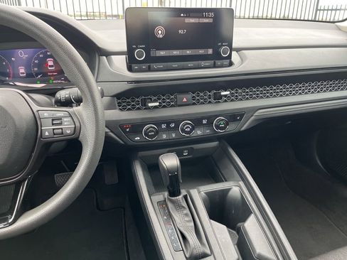 Used 2023 Honda Accord EX image 17