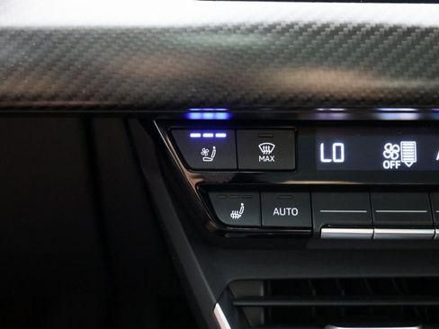 Used 2022 Audi e-tron GT Prestige image 9