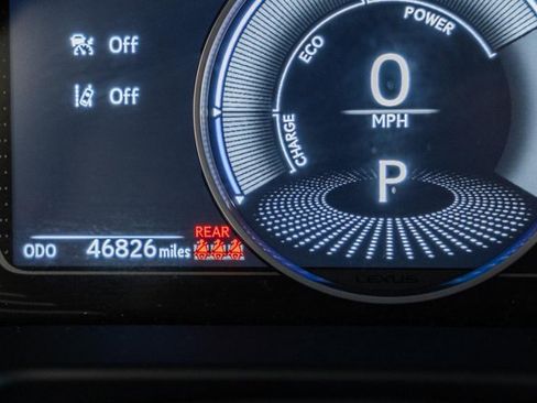 Used 2023 Lexus ES 300h w/ Luxury Package image 42