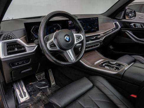 Used 2024 BMW X5 sDrive40i w/ M Sport Package image 3