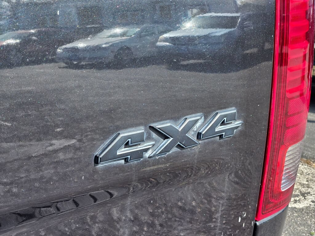 Used 2015 RAM 1500 Sport w/ Black Ram 1500 Sport Group AWD/4WD image 10