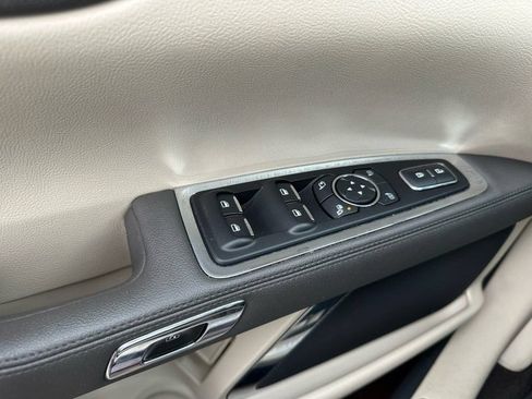 Used 2019 Lincoln Continental Select w/ Continental Climate Package AWD/4WD image 22