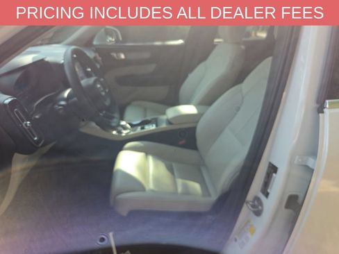 Used 2024 Volvo XC40 B5 Plus w/ Protection Package Premier AWD/4WD image 6