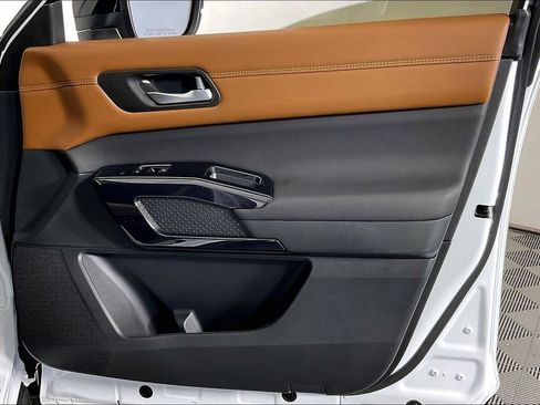 New 2026 Nissan Pathfinder Platinum AWD/4WD image 20