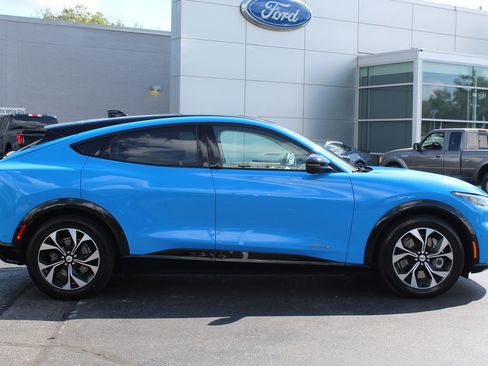 Used 2022 Ford Mustang Mach-E Premium image 8