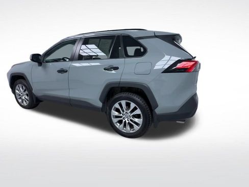 Used 2021 Toyota RAV4 XLE Premium AWD/4WD image 6