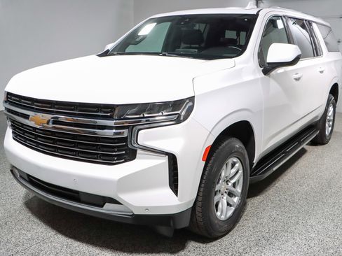 Used 2023 Chevrolet Suburban LT image 36