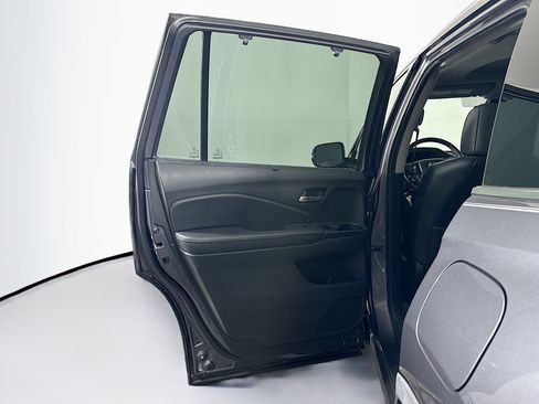 Used 2018 Honda Pilot Touring image 27