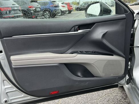 Used 2020 Toyota Camry LE FWD image 18