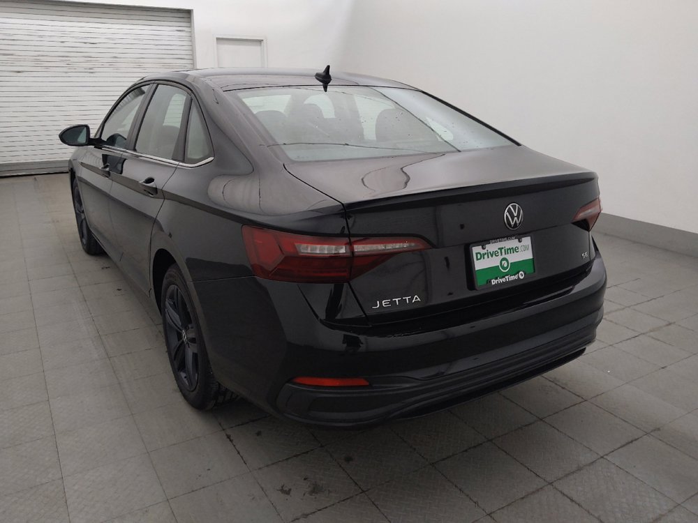 Used 2024 Volkswagen Jetta SE w/ Panoramic Sunroof Package FWD image 5