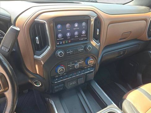 Used 2019 Chevrolet Silverado 1500 High Country w/ High Country Premium Package AWD/4WD image 12