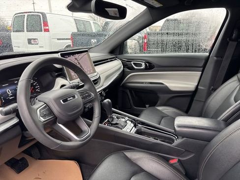 Used 2024 Jeep Compass Limited image 10