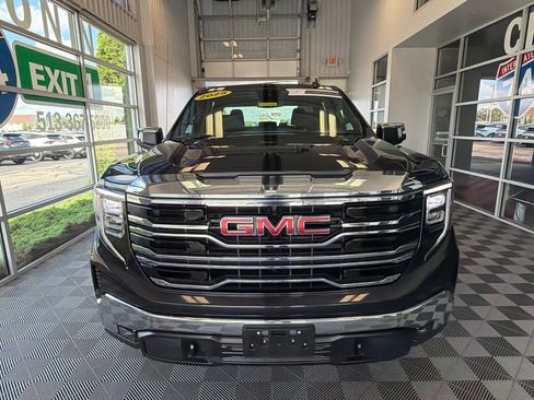 Used 2025 GMC Sierra 1500 SLT AWD/4WD image 2