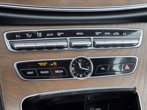 Used 2020 Mercedes-Benz E 350 4MATIC Sedan image 21