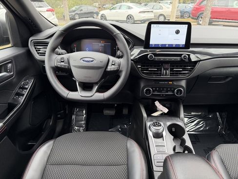 Used 2025 Ford Escape ST-Line image 14