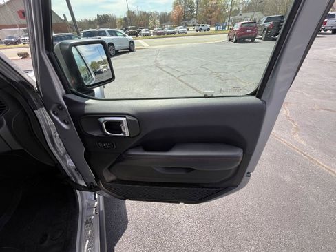 Used 2020 Jeep Wrangler Unlimited Rubicon AWD/4WD image 14