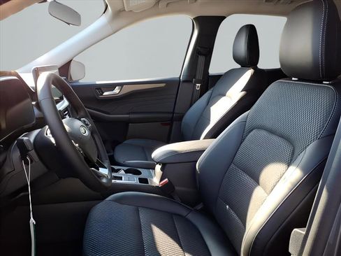 New 2026 Ford Escape SE image 18