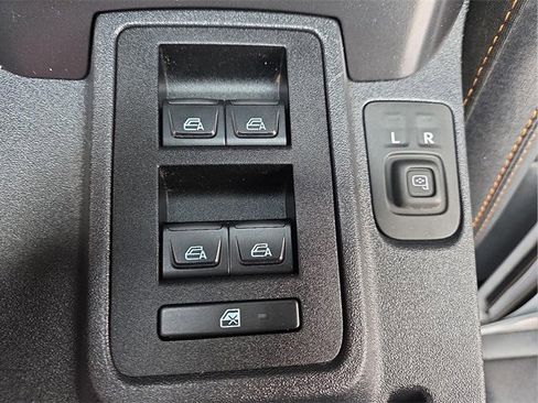 Used 2024 Ford Bronco Badlands image 16