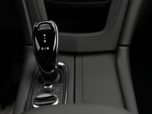 Used 2025 Cadillac XT5 Luxury image 21