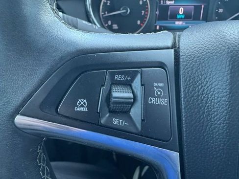 Used 2022 Buick Encore Preferred image 18