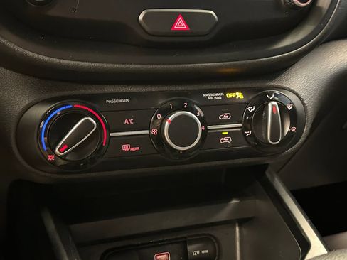 Used 2020 Kia Soul LX FWD image 15